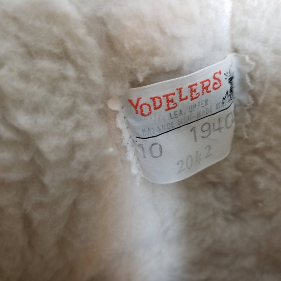 VINTAGE Yodelers Suede Boots - Picture 3 of 7